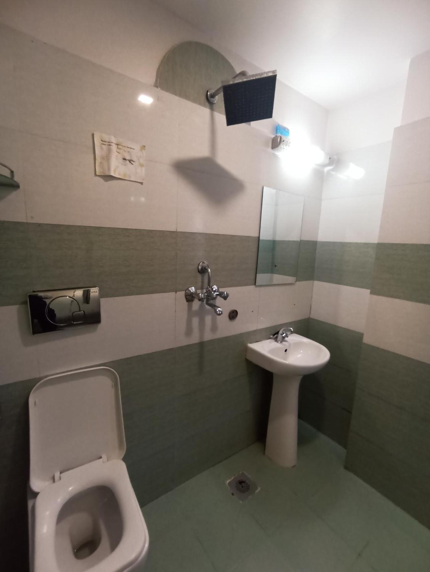 Hotel Prakash International Hetauda Oda fotoğraf